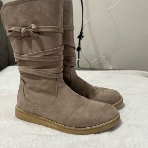 Girls Tan Suede Boots
